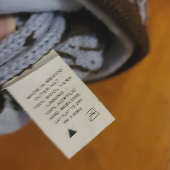 Turtle Fur Baby Hat with a little ball on top !!! - Picture 3 of 7